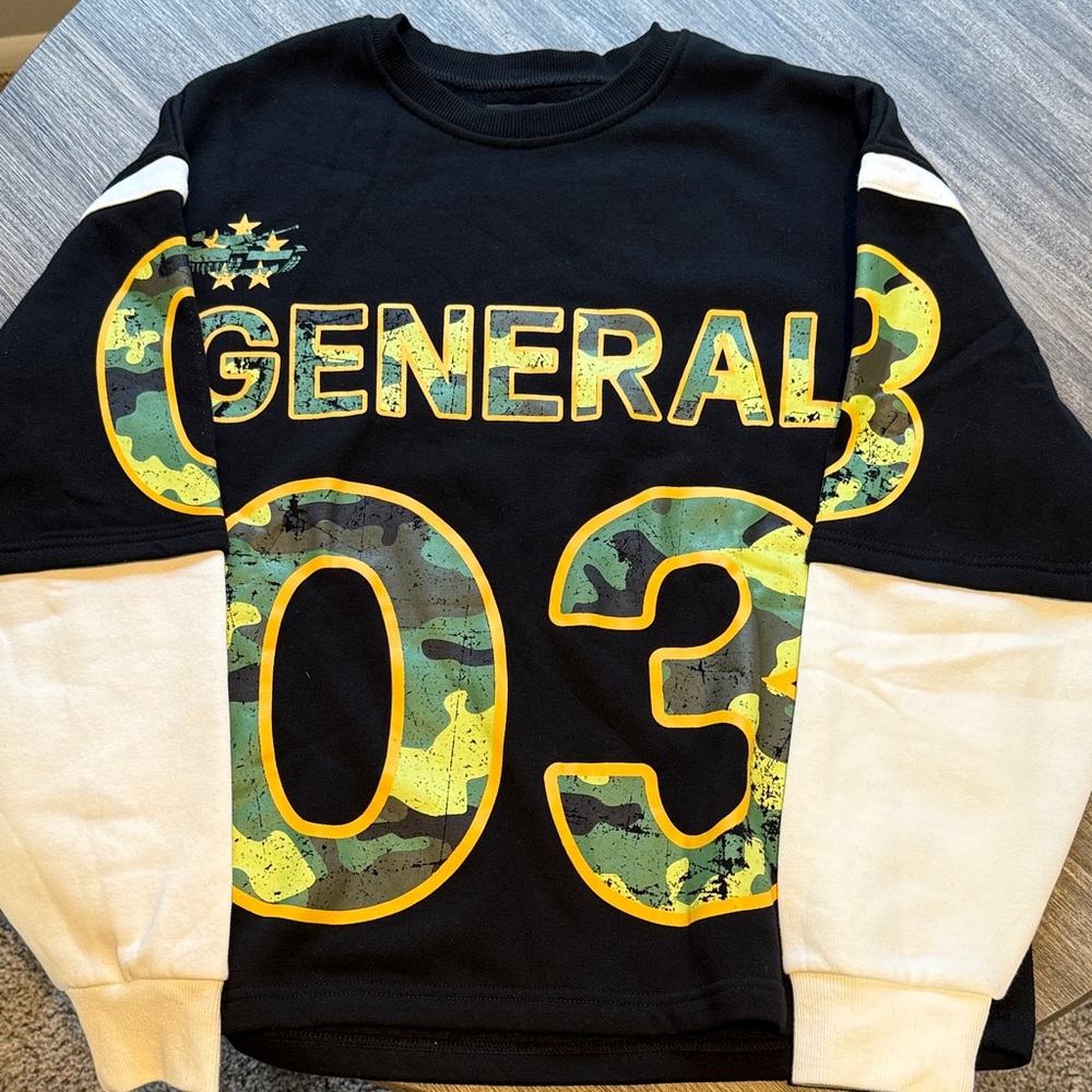 Fashion Nova Men Black, White, and Camo Graphic Sweatshirt never worn